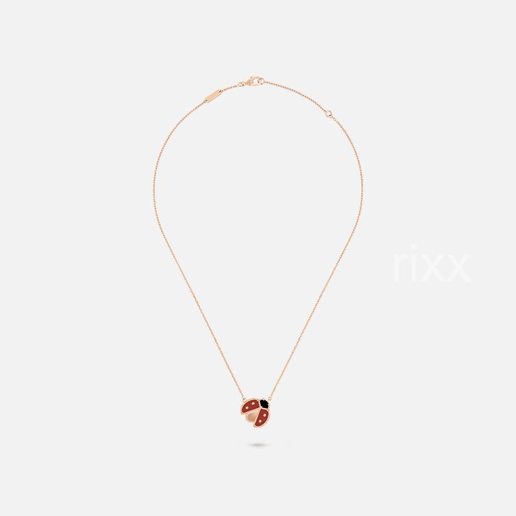 반클리프 앤 아펠 럭키 스프링 펜던트 날개를 펼친 무당벌레