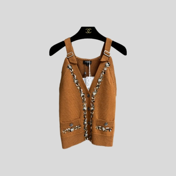 샤넬 자수 장식 탑