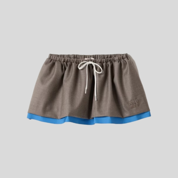 미우미우 미니스커트