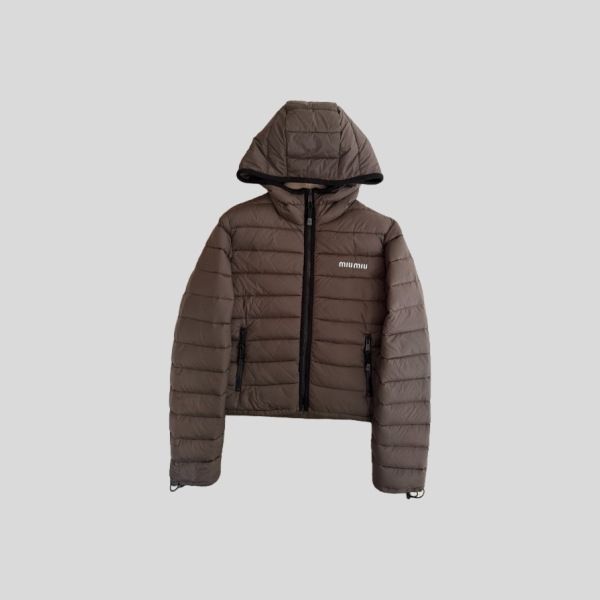 미우미우 경량 다운 자켓